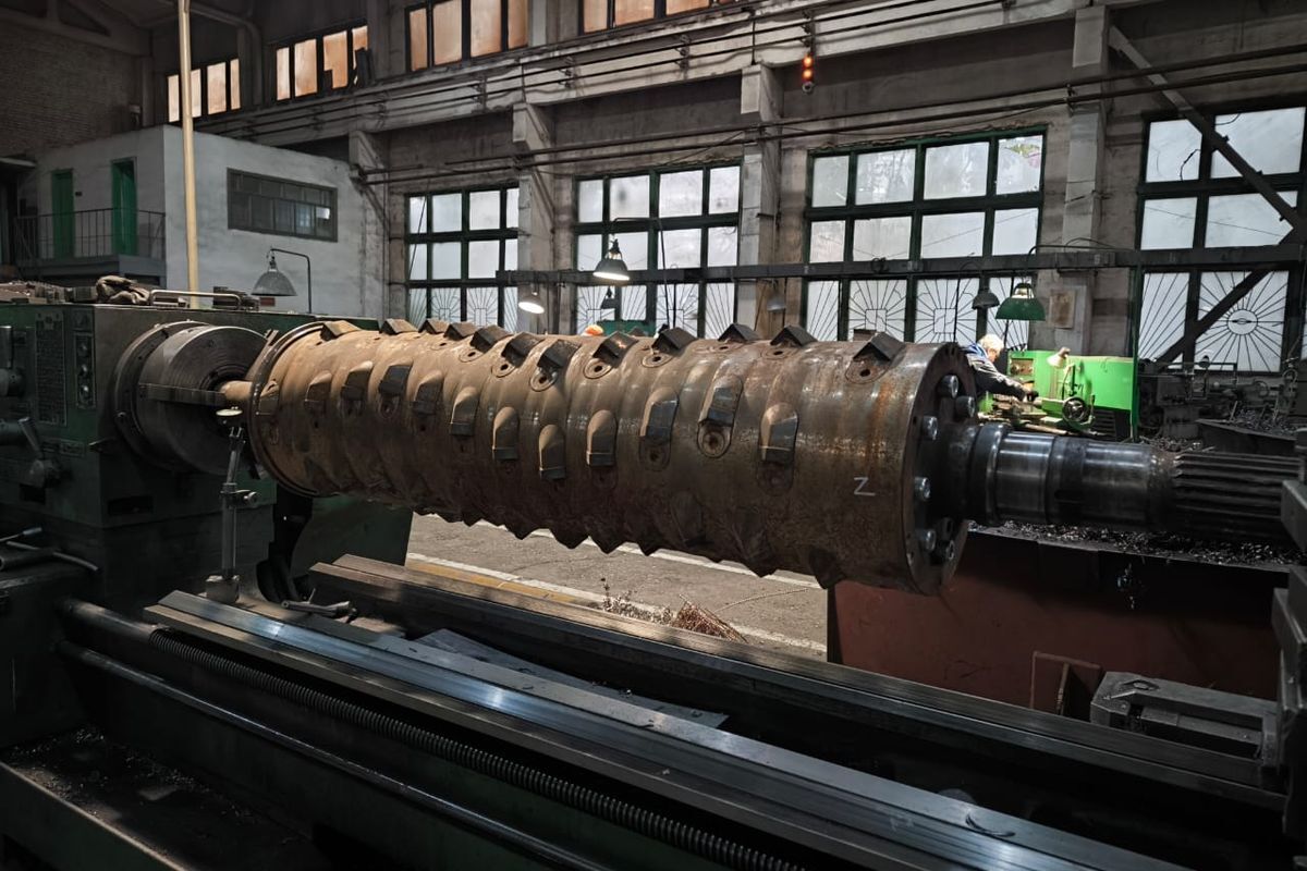 Машиностроительный завод